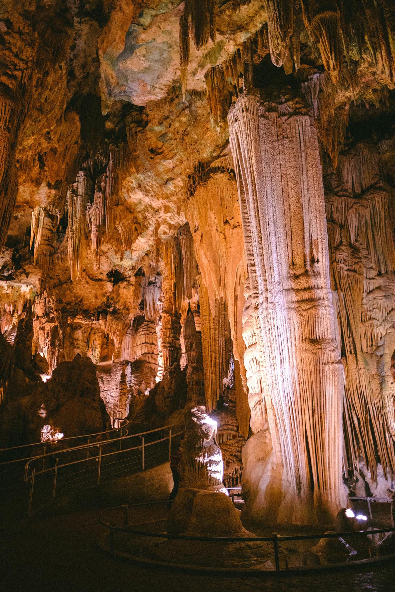 Stalacmites and stalactites