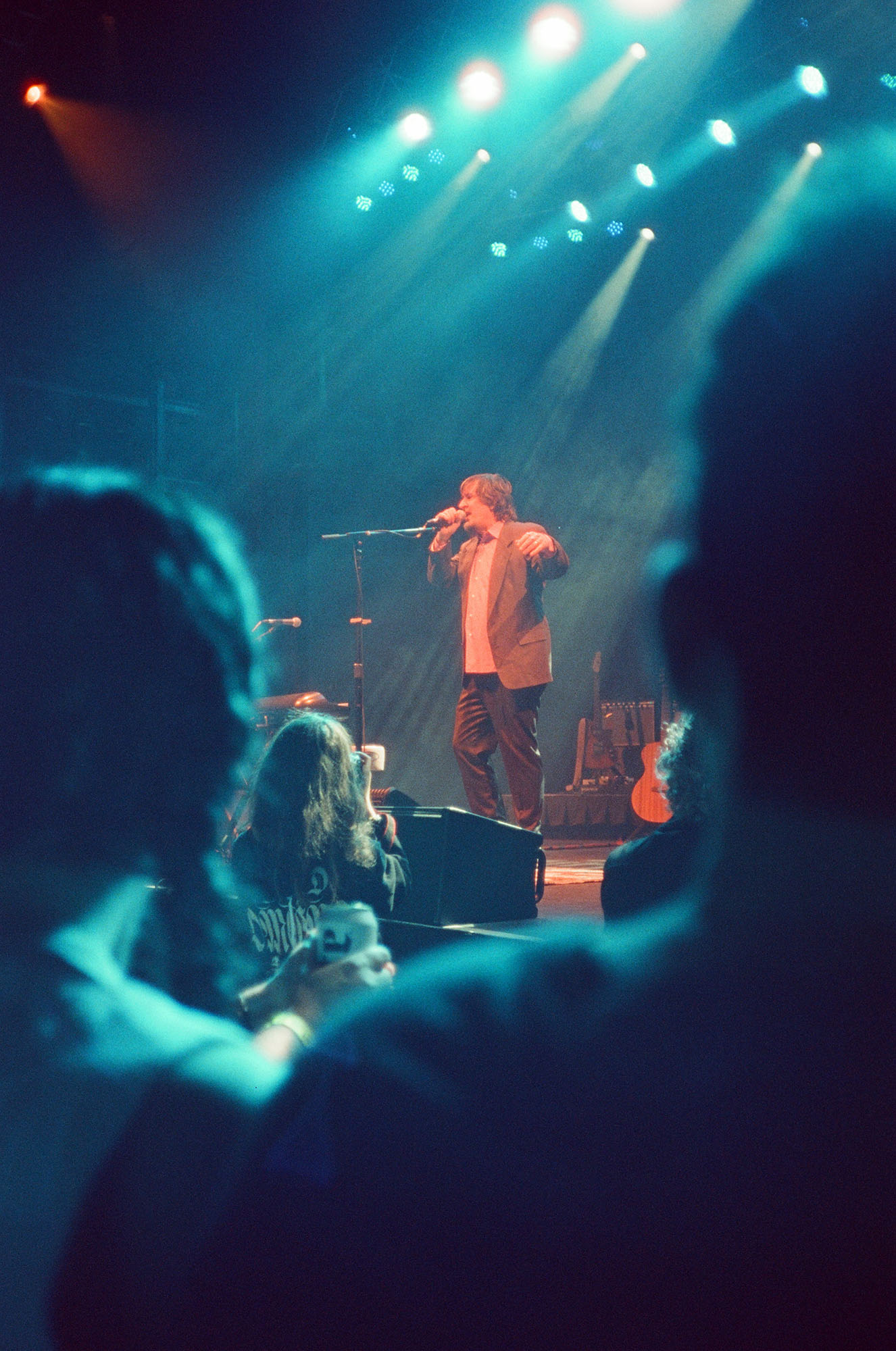 A blurry picture of the crowd at a rock concert