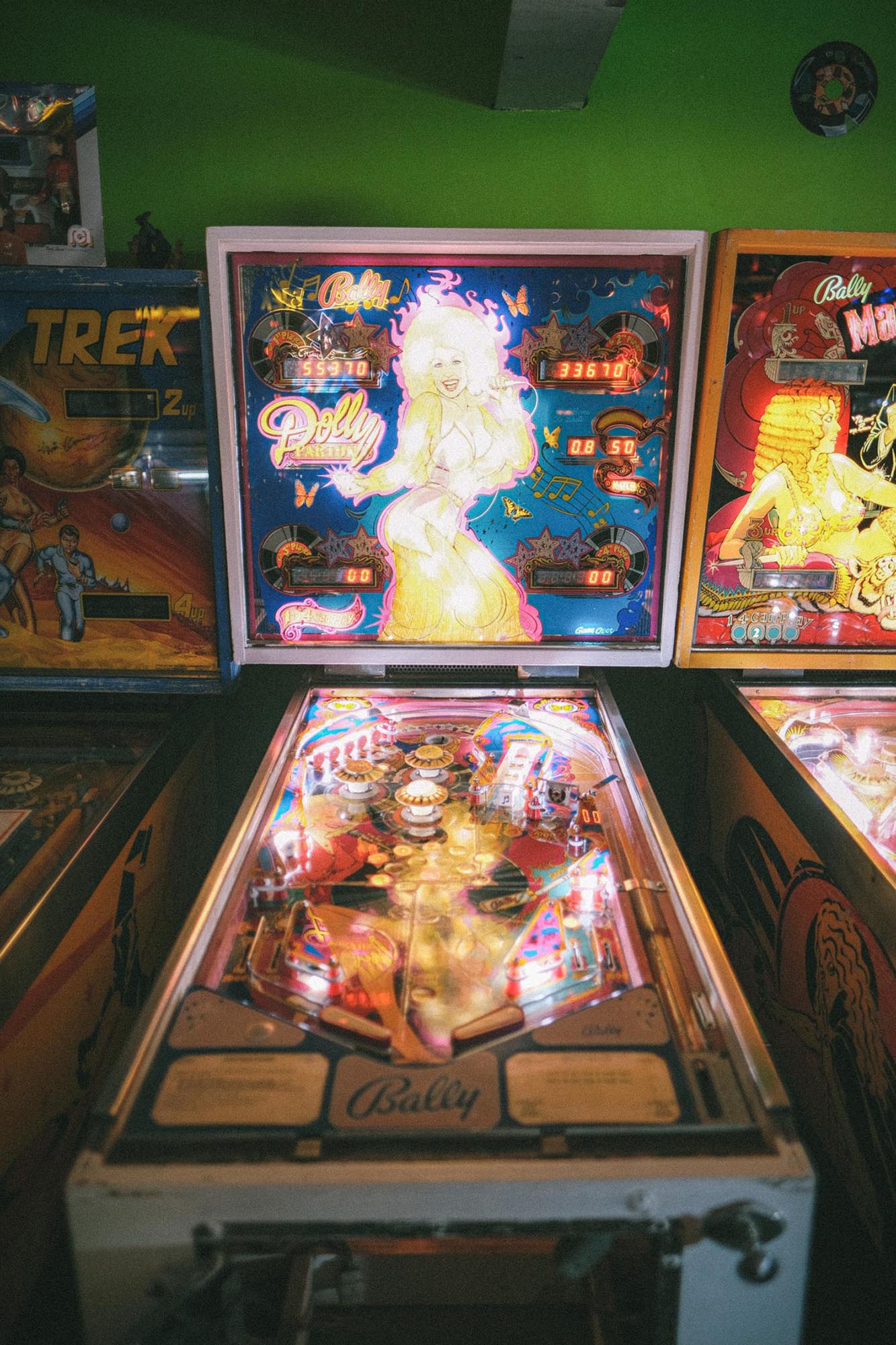 The Dolly Parton pinball machine