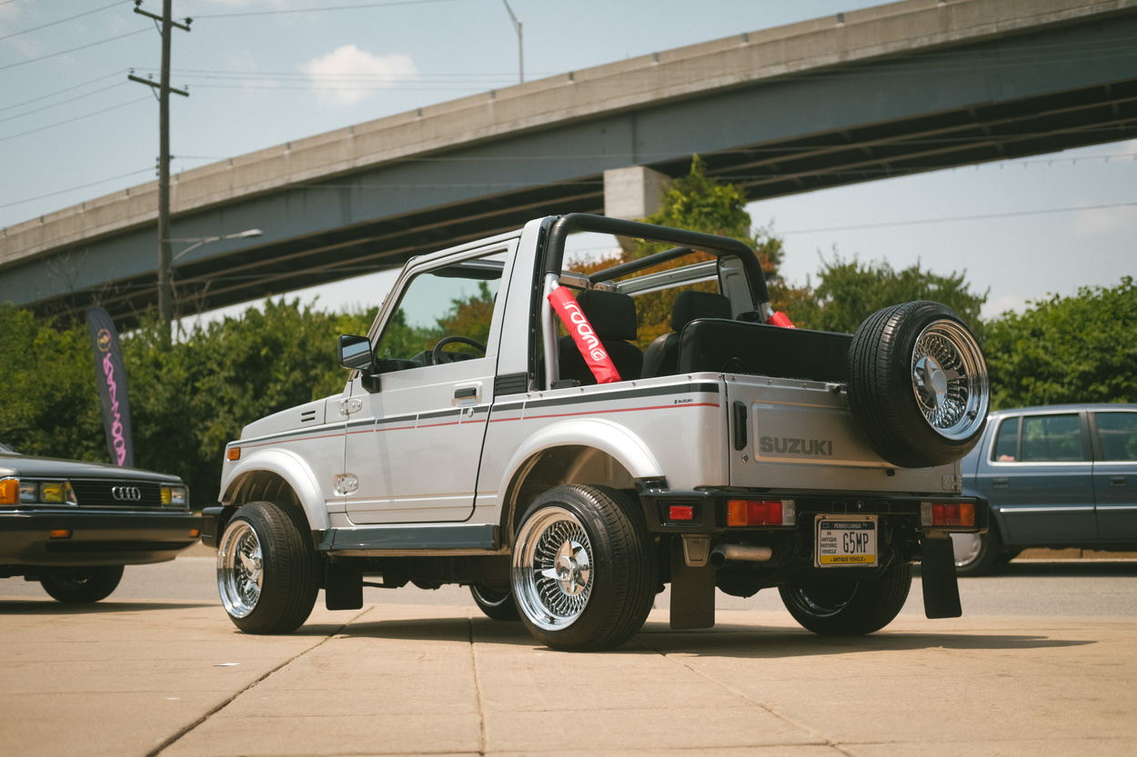 A silver Suzuki SJ30