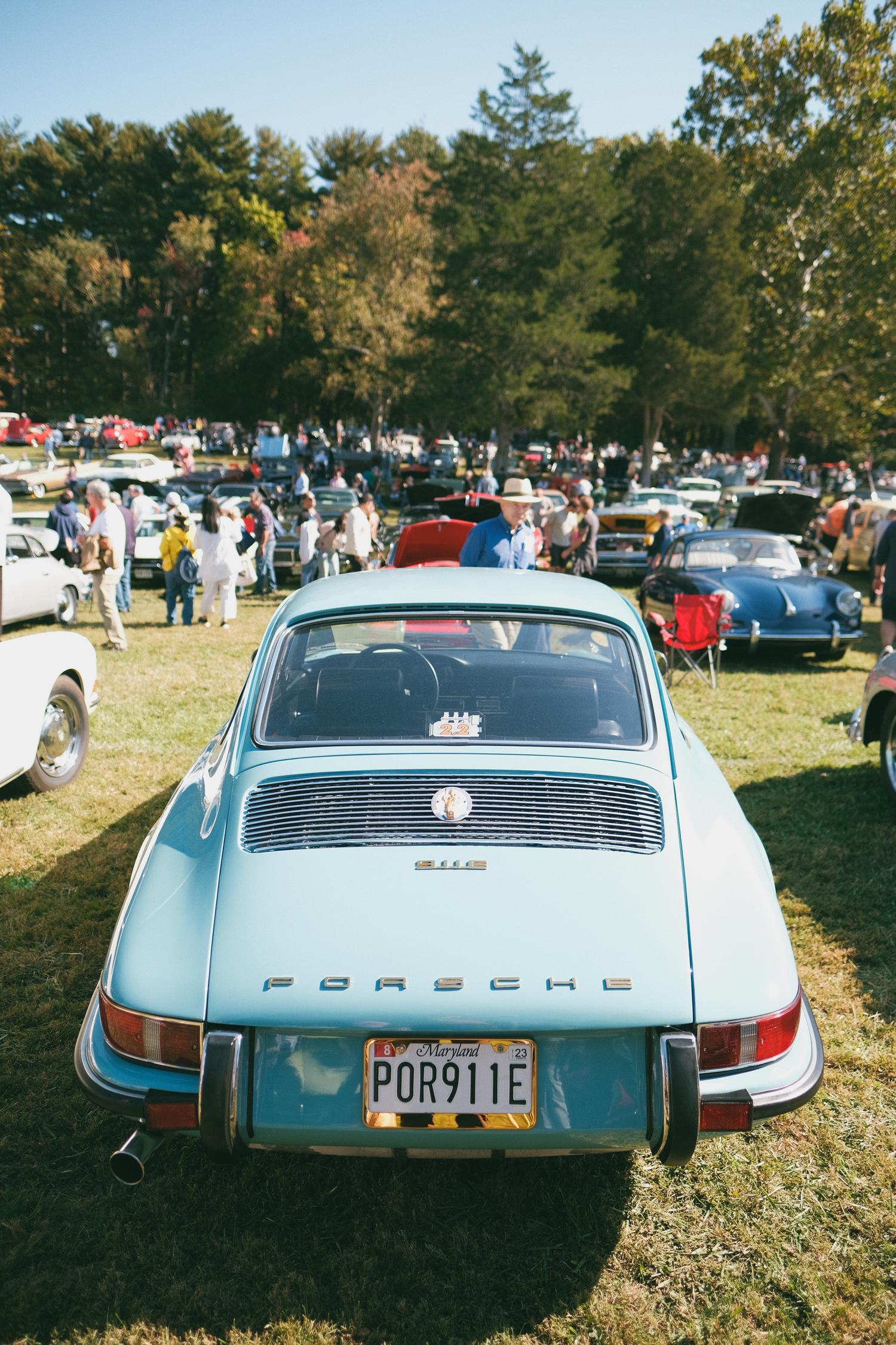 A blue vintage Porsche 911E